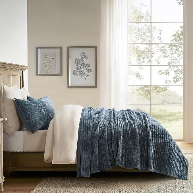 EVERGRACE Velvet Quilt Set King Size, Luxurious Soft Striped Channel Bedding Set, Lightweight Velvet Comforter for All Season, Oversized Bedspread Coverlet with 2 Matching Shams, Stormy Blue