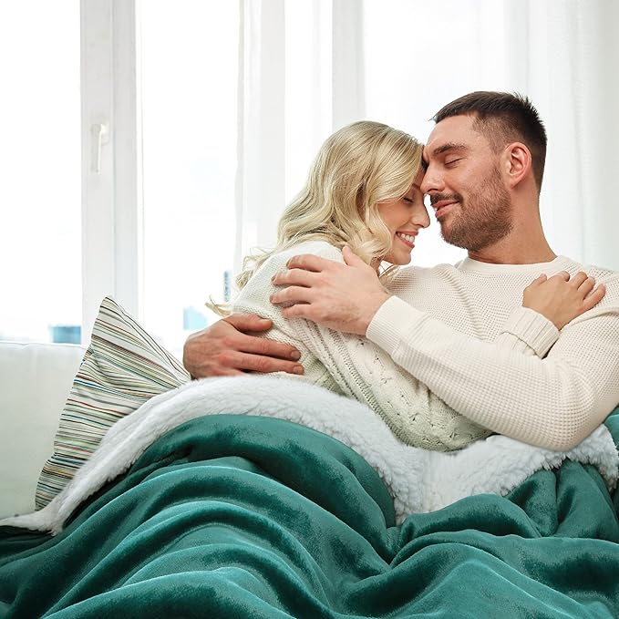 Bedsure GentleSoft Sherpa Fleece Throw Blanket for Couch, Non-Heated, Thick and Warm Throw for Women and Men, Soft Fuzzy Plush Christmas Blanket for Winter, Forest Green, 50x60 Inches