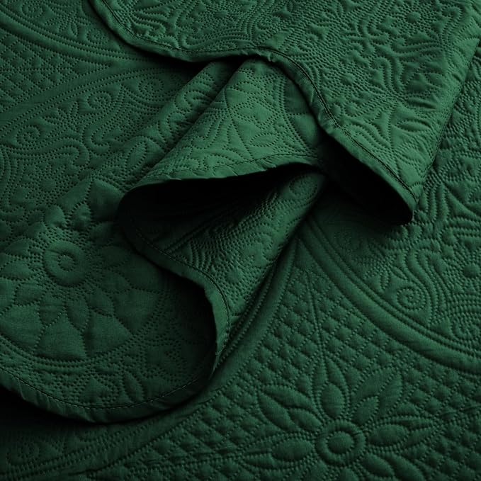 MOONLIGHT20015 King Quilt Bedding Set Size (106" x 96") + 2 Pillow Shams (20" x 36"+ 2") - 3 Pcs All Season Lightweight Reversible Quilt Bedspread Microfiber Floral Embossed Coverlet (Emerald)