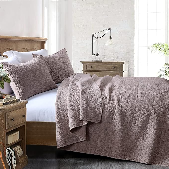 HORIMOTE HOME Quilt Set King Size Cameo Rose, Classic Geometric Spots Stitched Pattern, Stone-Washed Microfiber Chic Rustic Look, Ultra Soft Lightweight Quilted Bedspread for All Season, 3 Pieces