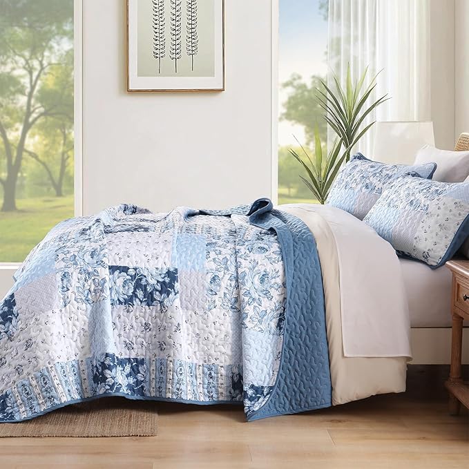 Anibedding Blue Patchwork Quilt Set King Size Boho Floral Plaid Bedspread Coverlet Set, Farmhouse Soft Microfiber Bedding Set, Blue Summer Bed Cover with 2 Pillowcases for All Season