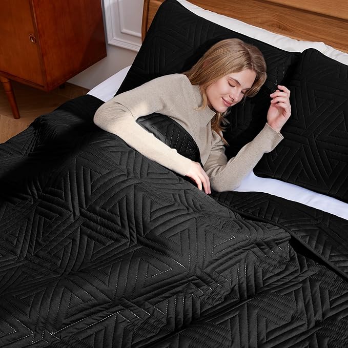 Whale Flotilla Soft California King Size Quilt Set for All Seasons, 3-Piece Ultrasonic Bedding Set, Lightweight Reversible Bedspread, Coverlet, Bed Cover with 2 Pillow Shams, Black