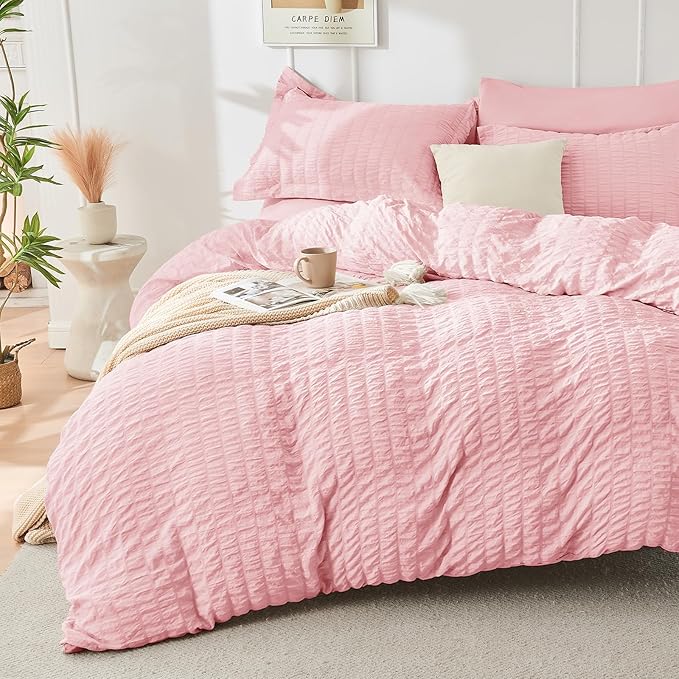 HYMOKEGE Pink Duvet Cover Queen Size, Ultra Soft 3-Piece Seersucker Duvet Cover Set with Zipper Closure, Soft Brushed Microfiber Bedding Set with 8 Corner Ties (90"x90", 2 Pillowshams)