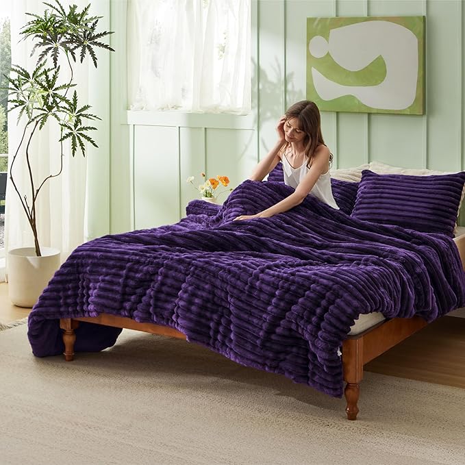 Bedsure King Size Comforter Set - GentleSoft™ 3 Pieces Fluffy Double-Side Fleece Comforter Set, Cozy Striped Room Decor Aesthetic, Luxury Purple King Bedding with 2 Pillowcases, 104x90 Inches