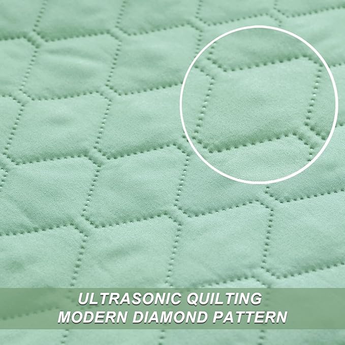 Exclusivo Mezcla Reversible Twin Quilt Bedding Set with Pillow Sham, Lightweight Quilts Twin Size, Soft Bedspreads Bed Coverlets for All Seasons - (Light Green, 68"x88")