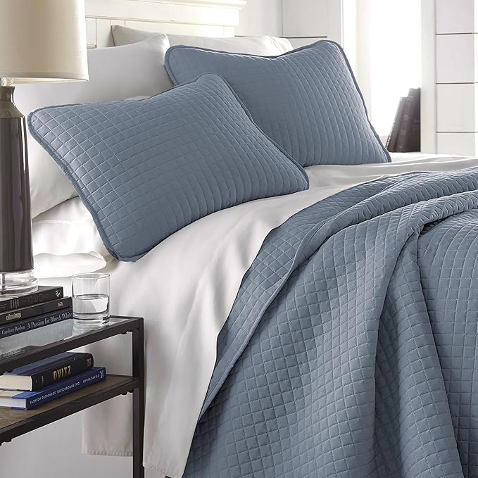 Southshore Fine Living, Inc. Oversized King Quilt Set, Blue Bedspread King/California Size with 2 Matching Pillow Shams, Soft Microfiber Coverlet, King Size Quilt, Easy Care, Machine Wash, Slate Blue
