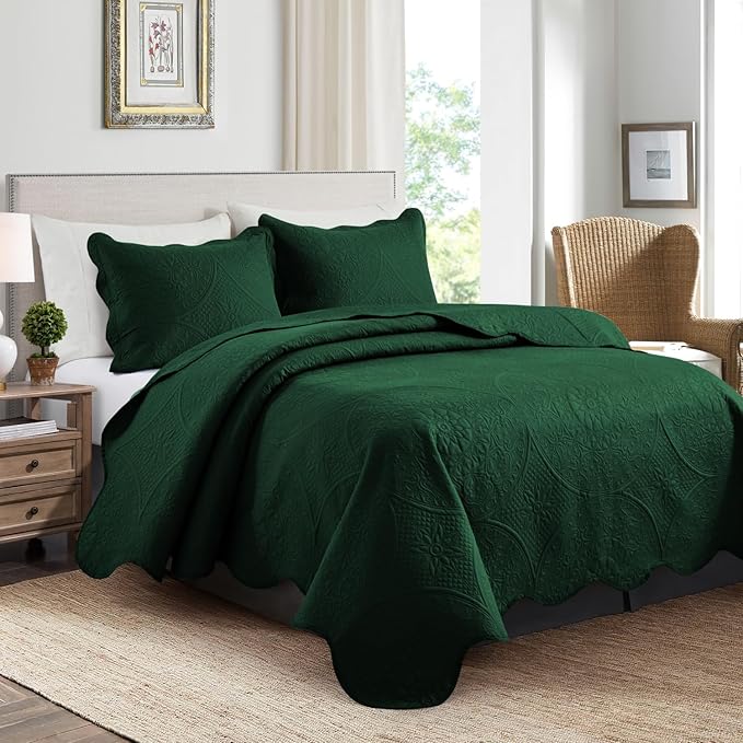 MOONLIGHT20015 King Quilt Bedding Set Size (106" x 96") + 2 Pillow Shams (20" x 36"+ 2") - 3 Pcs All Season Lightweight Reversible Quilt Bedspread Microfiber Floral Embossed Coverlet (Emerald)