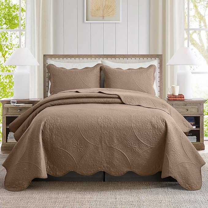 MOONLIGHT20015 8 Pack Quilt King Size Bedding (106" x 96") - Bulk Wholesale for Hotels, Guest Bedroom & Airbnbs - Lightweight Microfiber Reversible Floral Embossed Quilts Bedspreads (Beige)