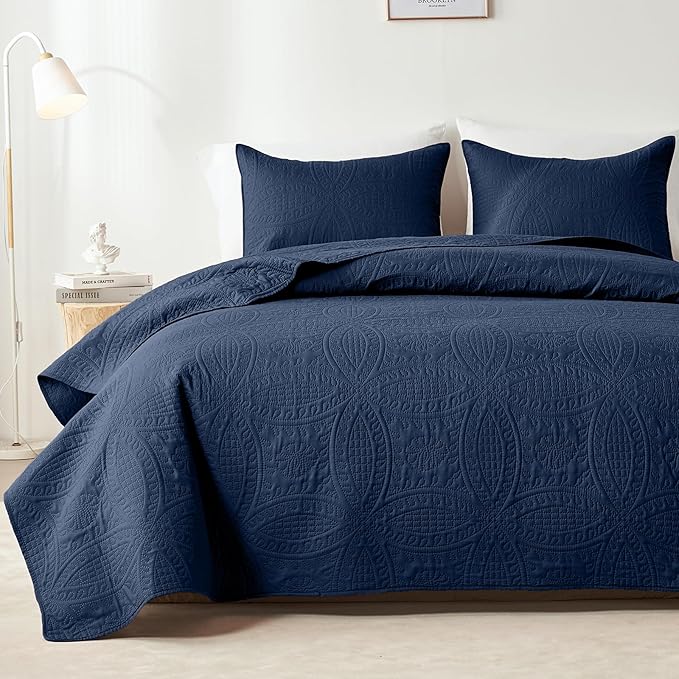 akkialla Navy Full/Queen Quilt Set, Ultrasonic Lightweight Bedspread Coverlet for Modern Minimalist Bedroom, Soft Microfiber Coin Pattern Bedding, 3-Piece (1 Quilt, 2 Pillow Shams) | Breathable fabric