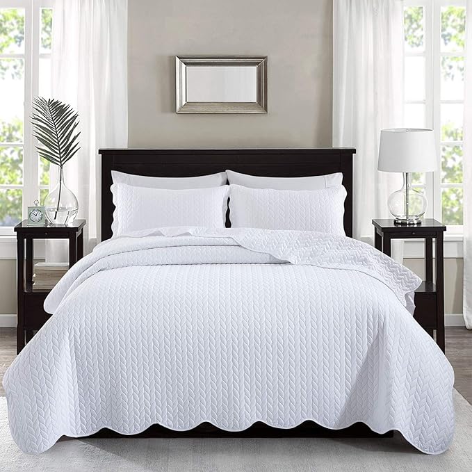 MOONLIGHT20015 White Quilt Set Queen Size (90" x 96") with 2 Pillow Shams (20" x 26"+2") for All Season - 3 Pcs Lightweight Bedding Set Reversible Coverlet Embossed Quilted Bedspread (White)