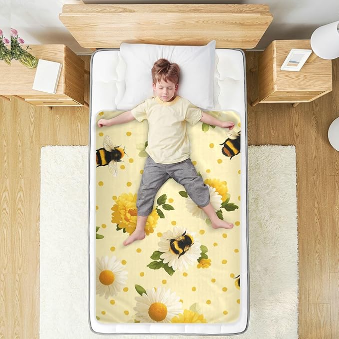 Waterproof Bed Pad Reusable Changing Pad Toddler Mattress Protector Large Pee Pad Baby Diaper Pad Soft Washable Liner Yellow Dotty Bee and Daisy