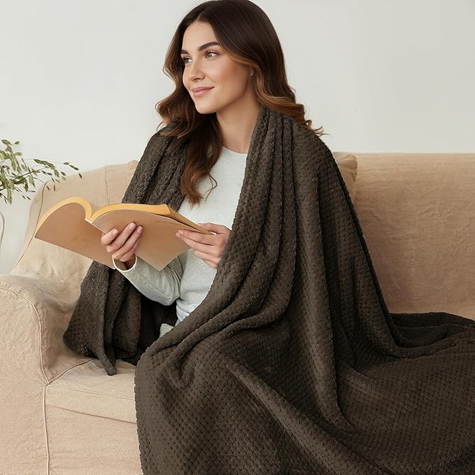 Exclusivo Mezcla Fleece Bed Blanket King Size, Super Soft and Warm Blankets for Couch, Sofa and Bed Waffle Textured, Cozy, Fuzzy and Lightweight (Coffee, 90x104 Inches)