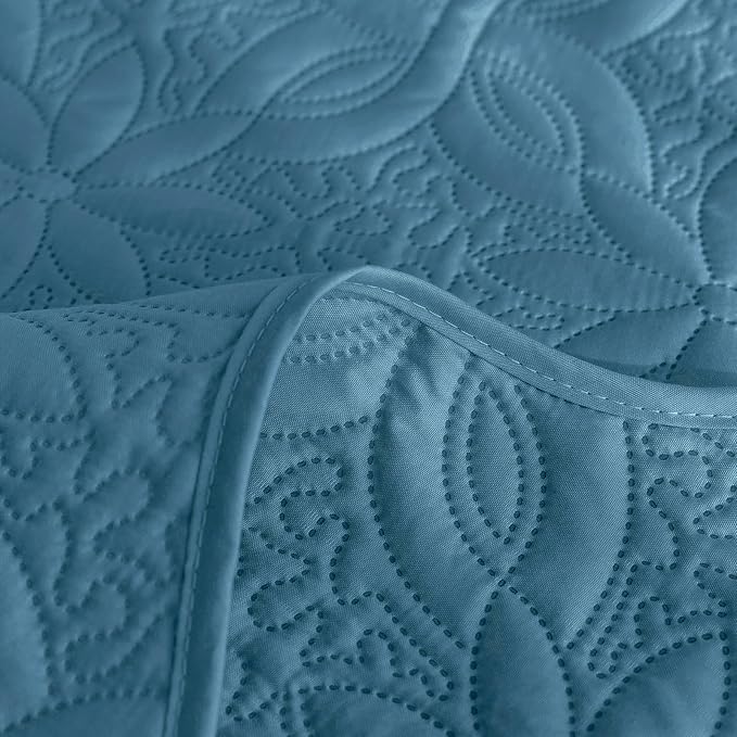 Auemtyn King Size Quilt Set 3 Pieces, Soft Lightweight Summer Bedspread, Reversible Microfiber Bed Coverlet for All Seasons, Spa Blue, Floral Pattern (1 Quilt, 2 Pillow Shams)
