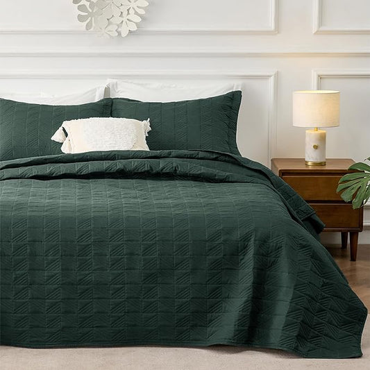 Bedsure Quilts Queen Size - Soft Ultrasonic Queen Quilt Bedding - Dark Green Bedspread Coverlet - Lightweight All-Season Comforter 90x96 Inch