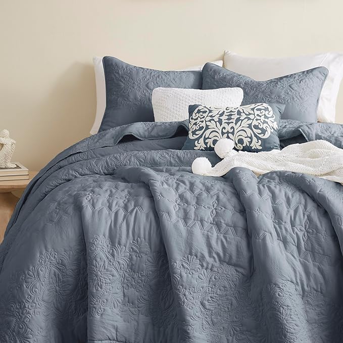 B2EVER Boho Blue Quilt Twin Size Bedding Sets with Pillow Sham, Bohemian Lightweight Soft Bedspread Coverlet, Farmhouse Floral Vintage Thin Comforter Bed Cover All Season, 2 Pieces, 68x90 inches