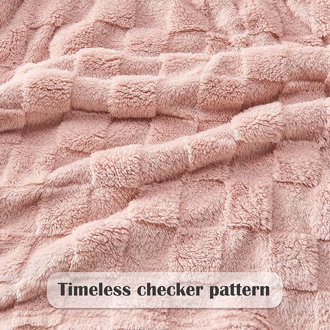 NEWCOSPLAY Super Soft Queen Blanket Pink Premium Silky Flannel Fleece 3D Checkered Lightweight Bed Blanket All Season Use (Pink Checkered, Queen(90"x90"))