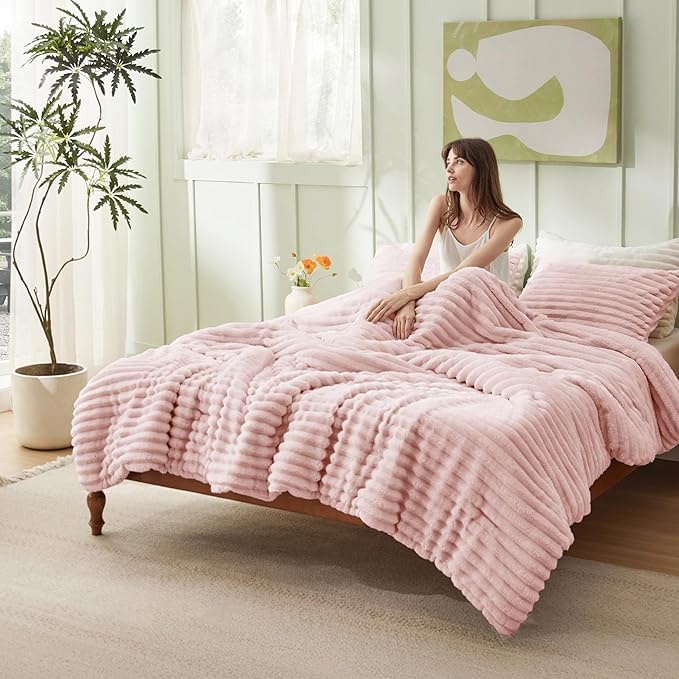 Bedsure Twin/Twin XL Comforter Set - GentleSoft™ 2 Pieces Fluffy Double-Side Fleece Comforter Set, Cozy Striped Room Decor Aesthetic, Luxury Pink Twin Bedding with 1 Pillowcase, 68x88 Inches