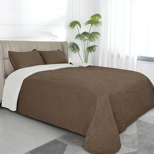 Easy-Going Full/Queen Size Reversible Quilt Set with 1 Quilt and 2 Pillow Shams, Soft Bed Quilt Cover, Water Resistant Lightweight Microfiber Bedspread, Stain Resistant, Damask-Camel/Ivory