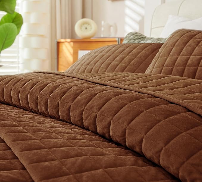 Luxurious Velvet Quilt King Size Set 98" x106" Ultra Soft Bedding Set Quilted Bedspread Coverlet with 2 Matching Pillow Shams for All Seasons,Caramel