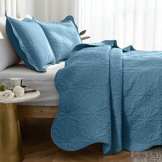 Auemtyn King Size Quilt Set 3 Pieces, Soft Lightweight Summer Bedspread, Reversible Microfiber Bed Coverlet for All Seasons, Spa Blue, Floral Pattern (1 Quilt, 2 Pillow Shams)