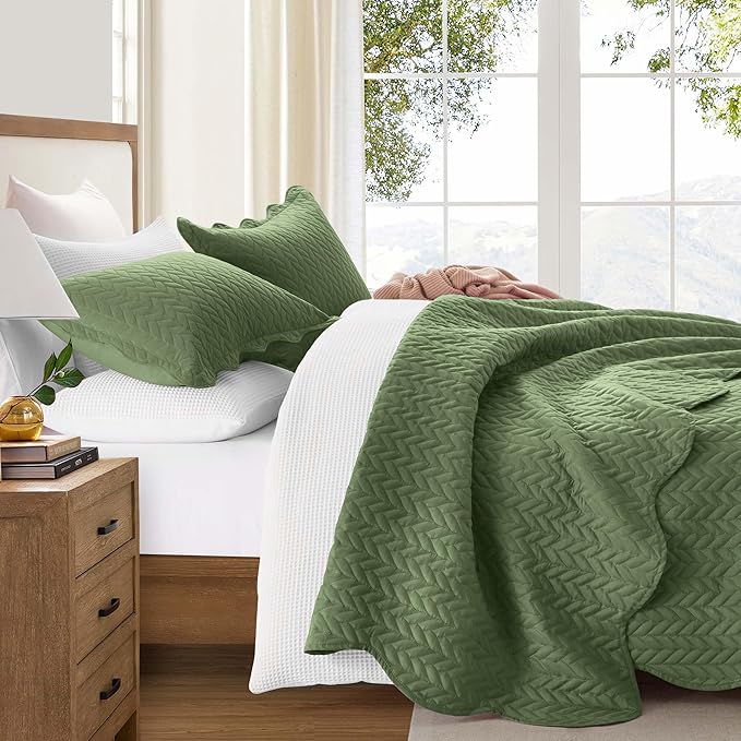 IR Imperial Rooms Twin Quilt Bedding Set (68” x 86”) - Bulk Pack of 10 Wholesale for Hotels, Guest Bedroom & Airbnbs - Lightweight Microfiber Reversible Embossed Quilts Bedspreads (Olive Green)