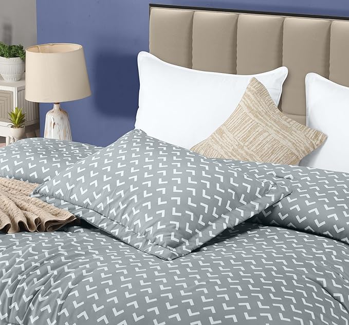Utopia Bedding - Comforter Set with 2 Pillow Shams - 3 Pieces Bedding Comforter Sets - Down Alternative Comforter - Soft and Comfortable - Machine Washable, Arrow White, Queen
