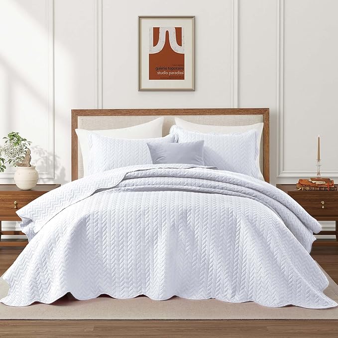IR Imperial Rooms Queen Quilt Bedding Set (90" x 96") - Bulk Pack of 10 Wholesale for Hotels, Guest Bedroom & Airbnbs - Lightweight Microfiber Reversible Embossed Quilts Bedspreads (White)