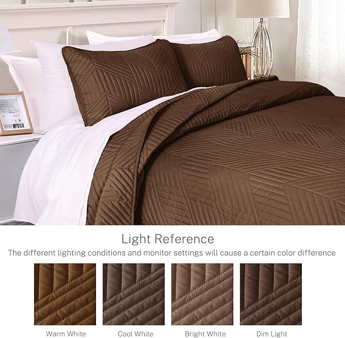 Exclusivo Mezcla California King Quilt Bedding Set, Lightweight Brown Oversized King Bedspreads Soft Modern Geometric Coverlet Set for All Seasons (1 Quilt and 2 Pillow Shams)