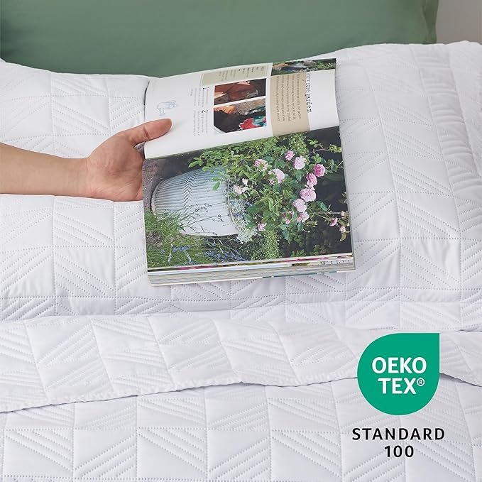 Bedsure King Size Quilt Bedding - Soft Ultrasonic King Bedspread - Dark Green Coverlet Quilted Bedding - Lightweight All-Season Comforter 106x96 Inch