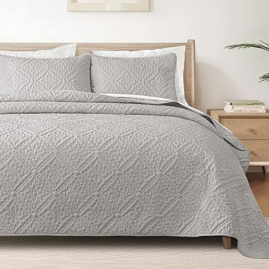 Exclusivo Mezcla Twin Quilt Bedding Set, Lightweight Soft Bedspreads Coverlets with 1 Pillow Sham, Modern Light Grey Quilts Twin XL Size for All Seasons
