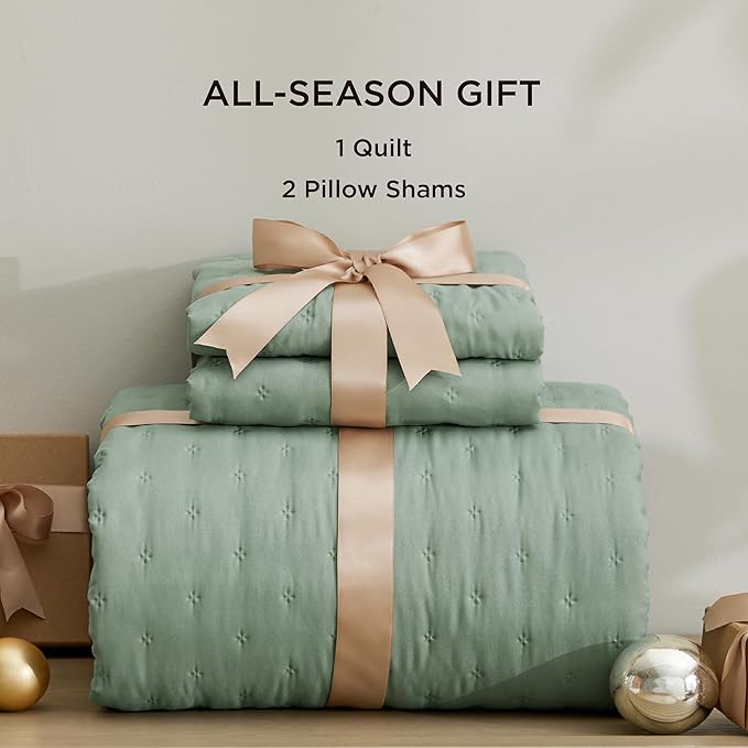 Bedsure King Quilt - Sage Green Bedspread King Size & Lightweight Comforter, Modern & Boho Coverlet with Clover Pattern, Ultra Soft All-Season Bedding, 106 x 96 Inches
