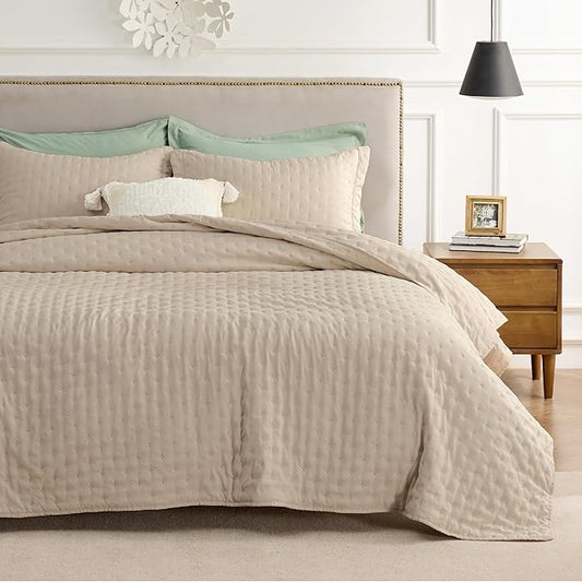 Bedsure Twin Quilt Bedding Set - Soft Ultrasonic Twin XL Bedspread - Light Camel Coverlet Quilted Bedding - Lightweight Comforter Set for All Seasons (Includes 1 Pillow Sham)