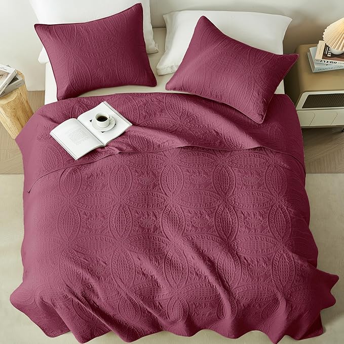 akkialla Burgundy Full/Queen Quilt Set, Ultrasonic Lightweight Bedspread Coverlet for Modern Minimalist Bedroom, Soft Microfiber Coin Pattern Bedding, 3-Piece (1 Quilt, 2 Pillow Shams) | Breathable fabric