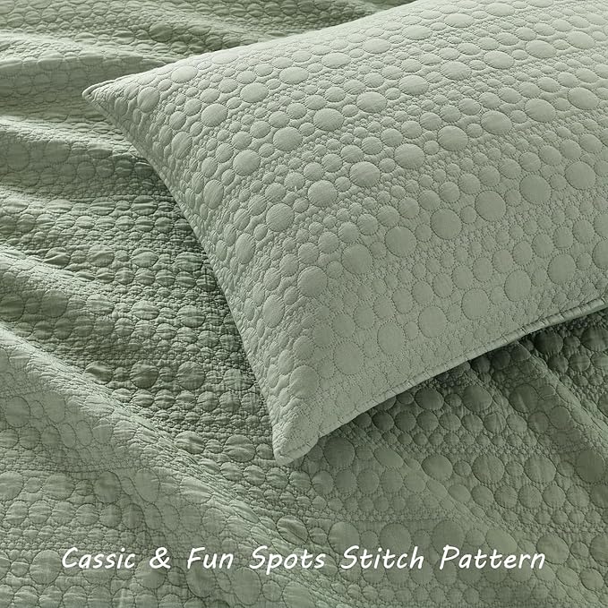 HORIMOTE HOME Quilt Set Queen Size Sage Green, Classic Geometric Spots Stitched Pattern, Pre-Washed Microfiber Chic Rustic Look, Ultra Soft Lightweight Quilted Bedspread for All Season, 3 Pieces