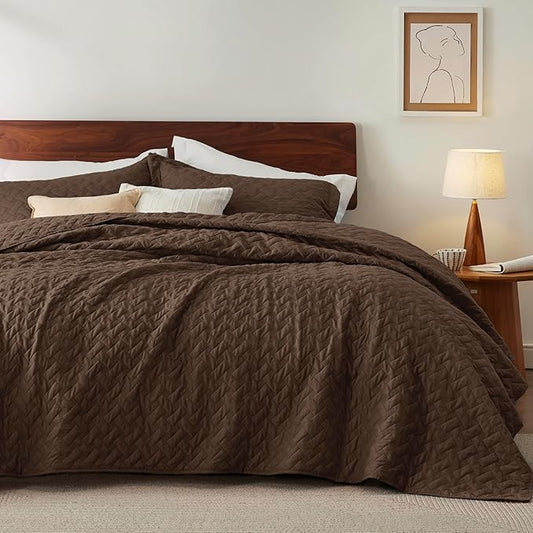 Bedsure Quilts Queen Size - Lightweight Bedspreads Queen Size with Basket Weave Pattern, Soft Quilt Bedding Set, Brown Comforter Set Coverlet for All Seasons with 2 Pillow Shams (90" x 96")