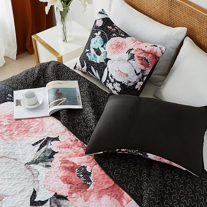 Yogeneg King Size Quilt Set, Pink Floral Botanical Pattern Black Bedding Set,3 Piece Lightweight Soft Summer Bedspread Coverlet with 2 PIillow Sham for All Season(Pink Floral,110"x96")