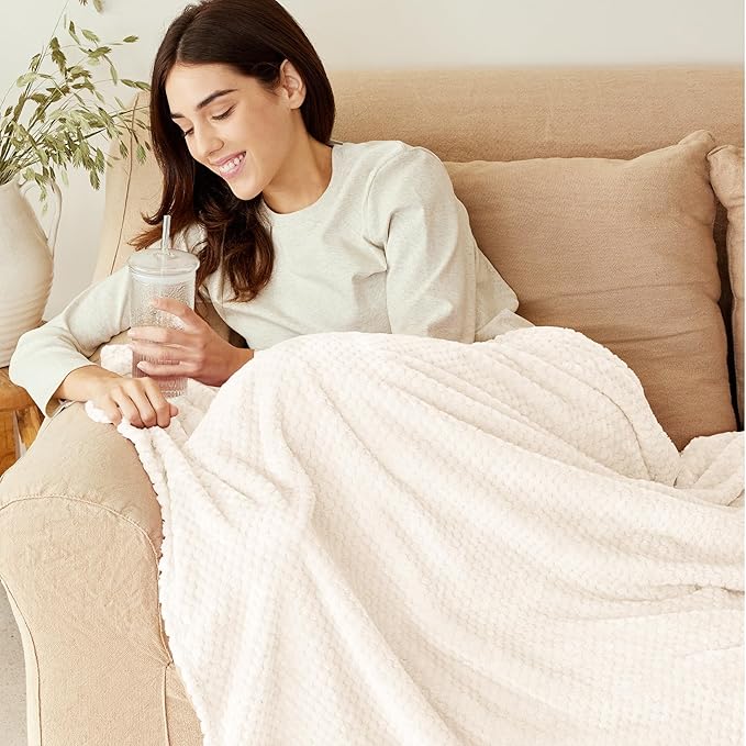 Exclusivo Mezcla Fleece Bed Blanket King Size, Super Soft and Warm Blankets for Couch, Sofa and Bed Waffle Textured, Cozy, Fuzzy and Lightweight (Off White, 90x104 Inches)