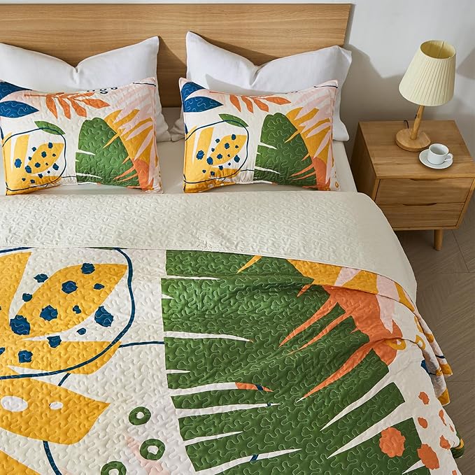 Yogeneg King Quilt Bedding Set,Green Yellow Botanical Pattern White King/Cal King Quilt Set,3 Piece Lightweight Soft Summer Bedspread Coverlet with 2 PIillow Shams,All Season(White,110"x96")