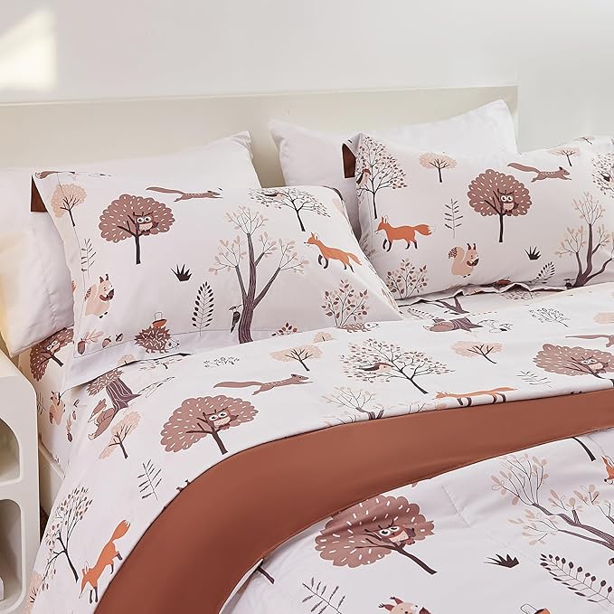 Yibeizi Kids Comforter Set for Boys Girls Full Size, Cute Quilted Woodland Forest Animal Print Fall Bedding with Pillow Sham, Lightweight Soft Breathable Machine Camping Themed Bed Set 3 Piece