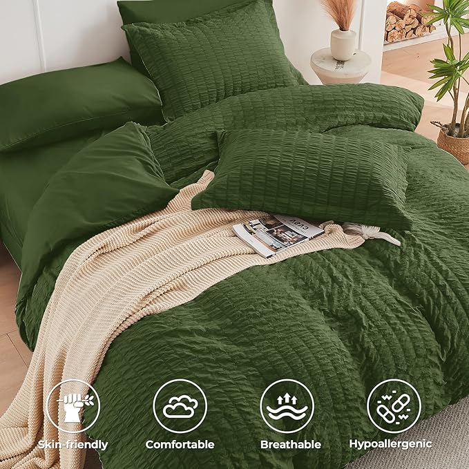 HYMOKEGE Olive Green Duvet Cover King Size, Ultra Soft 3-Piece Seersucker Duvet Cover Set with Zipper Closure, Soft Brushed Microfiber Bedding Set with 8 Corner Ties (104"x90", 2 Pillowshams)