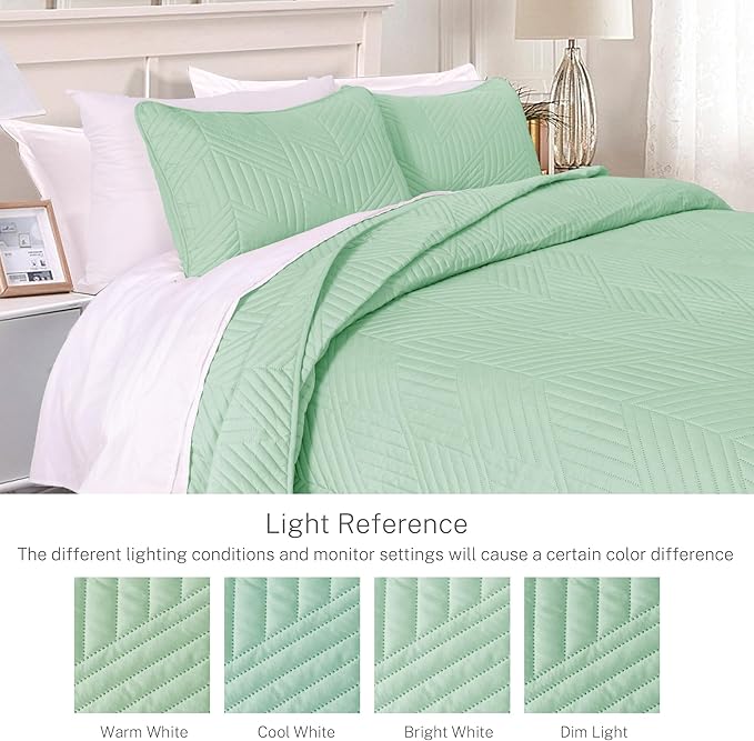 Exclusivo Mezcla California King Quilt Bedding Set, Lightweight Mint Green Oversized King Bedspreads Soft Modern Geometric Coverlet Set for All Seasons (1 Quilt and 2 Pillow Shams)