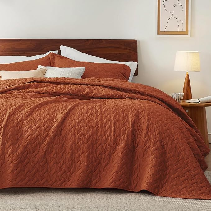 Bedsure Quilts Queen Size - Lightweight Bedspreads Queen Size with Basket Weave Pattern, Soft Quilt Bedding, Red Orange Comforter Coverlet for All Seasons (90" x 96")