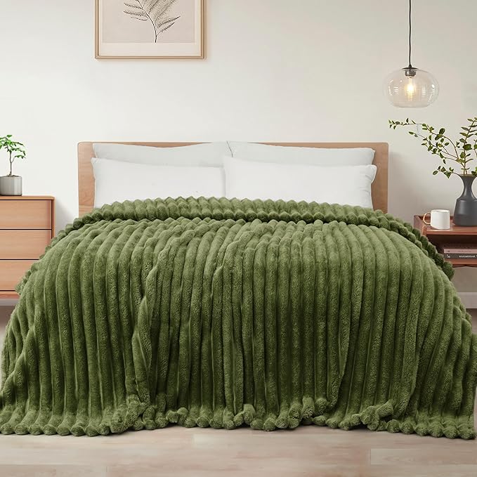 Exclusivo Mezcla Twin Size Flannel Fleece Blanket, Super Soft Striped Jacquard Bed Blanket, Lightweight Fuzzy Cozy for All Seasons, 60x80 Inches, Olive Green