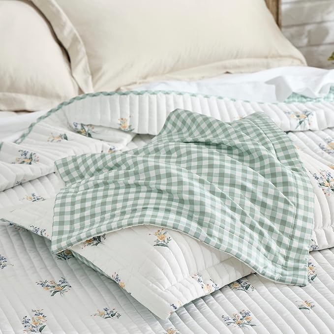 Bedsure Floral Quilt Queen Size - Reversible Botanical Floral Comforter, Spring Lightweight Bedspread Quilted Bedding, Soft Microfiber Coverlet for All Seasons (90"x96")