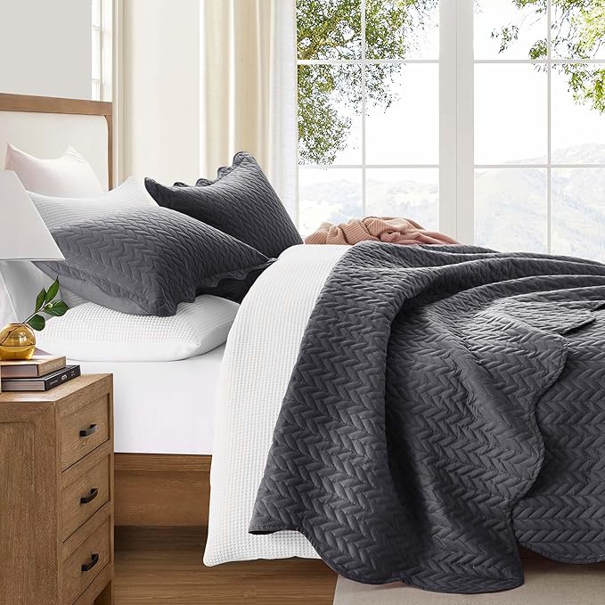 MOONLIGHT20015 Twin Quilt Bedding Set (68” x 86”) - Bulk Pack of 10 Wholesale for Hotels, Guest Bedroom & Airbnbs - Lightweight Microfiber Reversible Embossed Quilts Bedspreads (Charcoal)