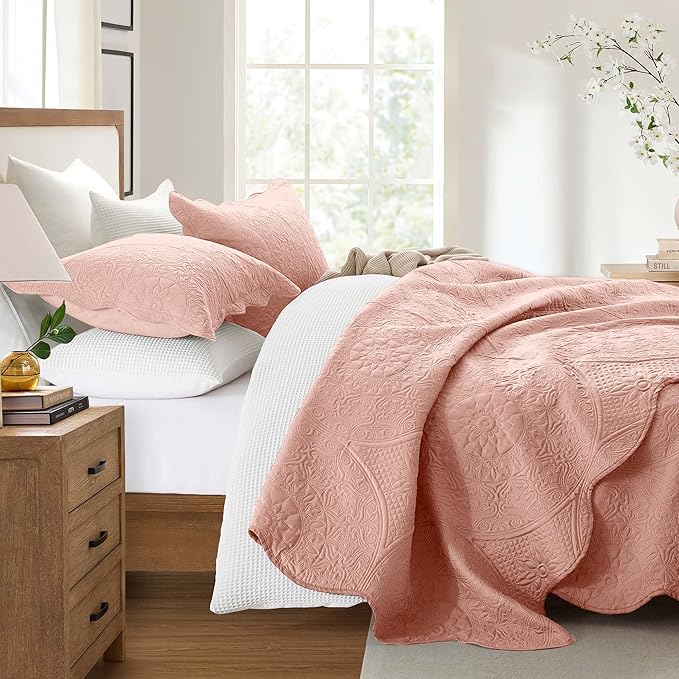 IR Imperial Rooms 10 Pack Queen Quilt Bedding Set (90" x 96") - Bulk Wholesale for Hotels, Guest Bedroom & Airbnbs - Lightweight Microfiber Reversible Floral Embossed Quilts Bedspreads (Peach)