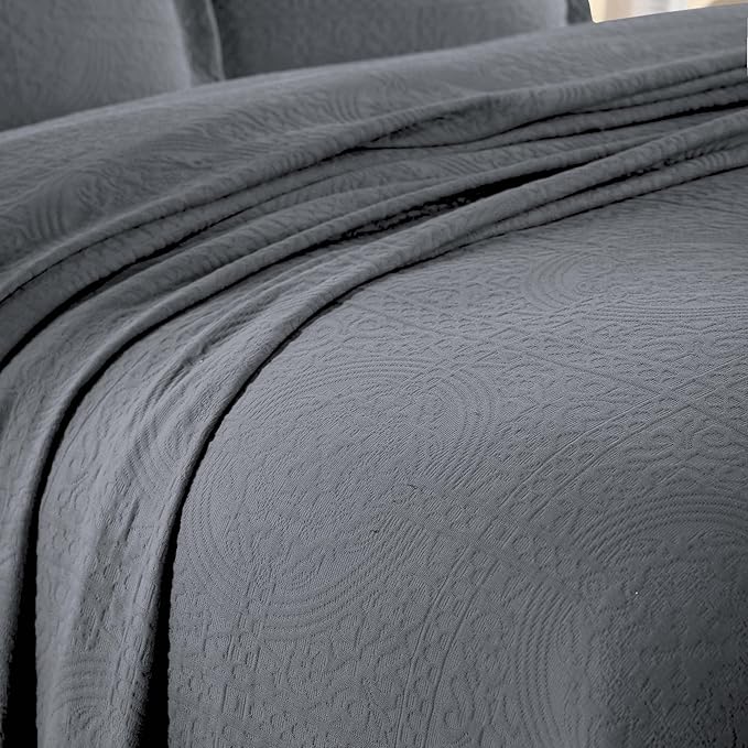 Superior Cotton Fleur De Lis Bedspread Set, Warm Blankets, All-Season Bedding, Bedroom Decor, Decorative Boho Medallion Coverlet, Includes 1 Bedspread, 2 Pillow Shams, Queen, Grey
