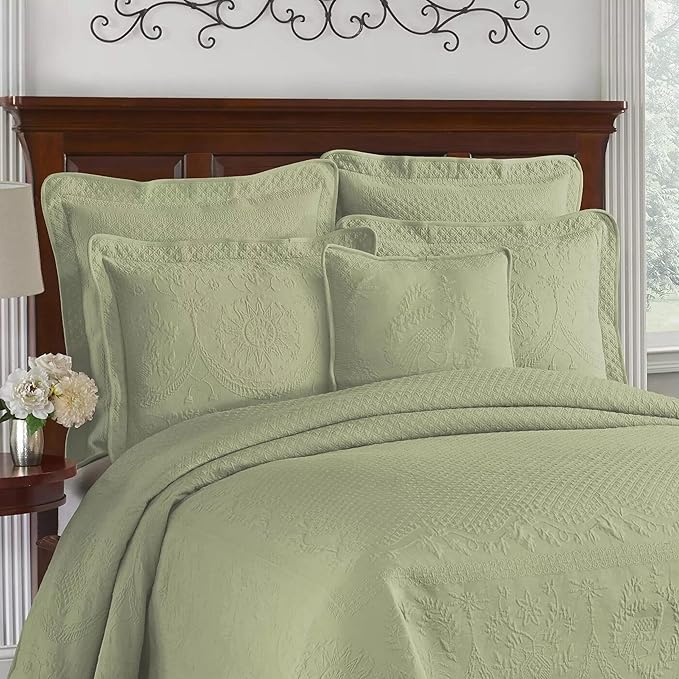 Keeco LLC Historic Charleston King Charles Modern Farmhouse Floral Matelasse Coverlet, King, Sage