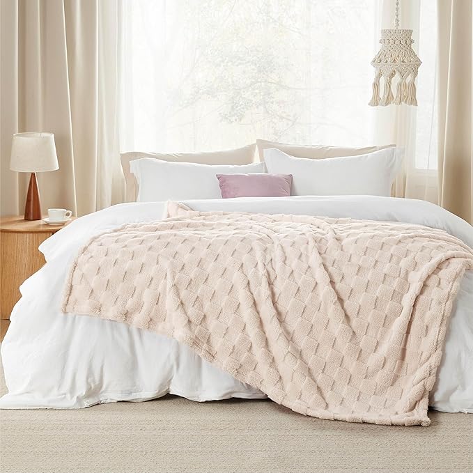 Bedsure GentleSoft Twin Blanket for Bed Cream - Super Soft Cozy Blankets for Women Men Girls, Cute Fuzzy Fleece Throws for Bedroom Couch, 60x80 Inches