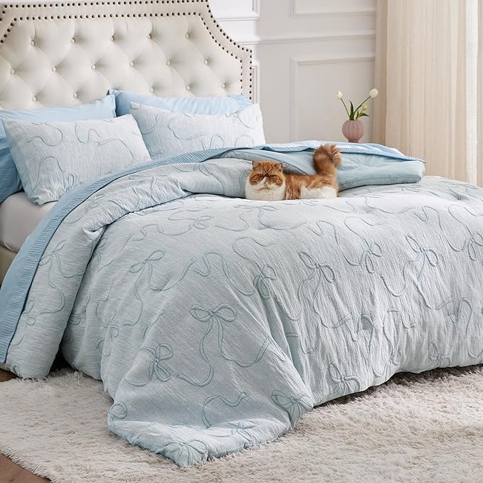 Bedsure Queen Comforter Set, GentleSoft™ 3 Pieces Bow Cute Bedding Blue Room Decor Aesthetic, Queen Bedding Sets Gifts for Her Women, 1 Bed Blue Comforter, 2 Pillow Shams, 90x90 Inches
